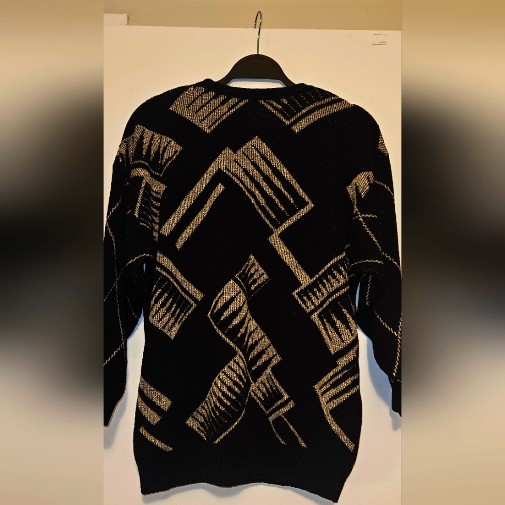 Geometric Pattern Black and Gold Sweater
